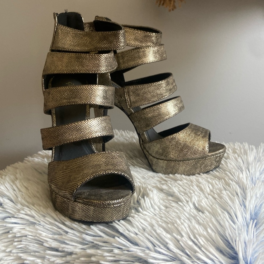 Qupid 8 1/2 Metallic Gold Strappy Platform Stiletto Zip Up Back High Heel